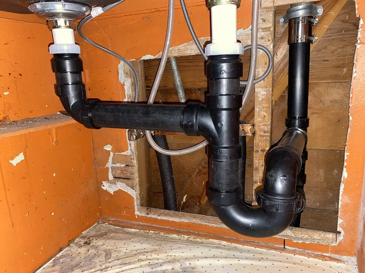 Professional Garbage Disposal Repair equipment and tools on the job in Cedar Hill